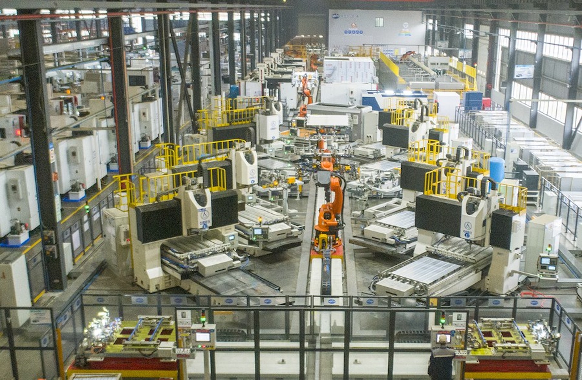 Chinese Manufacturers Halt Production and Seek New Markets as Tariffs Bite